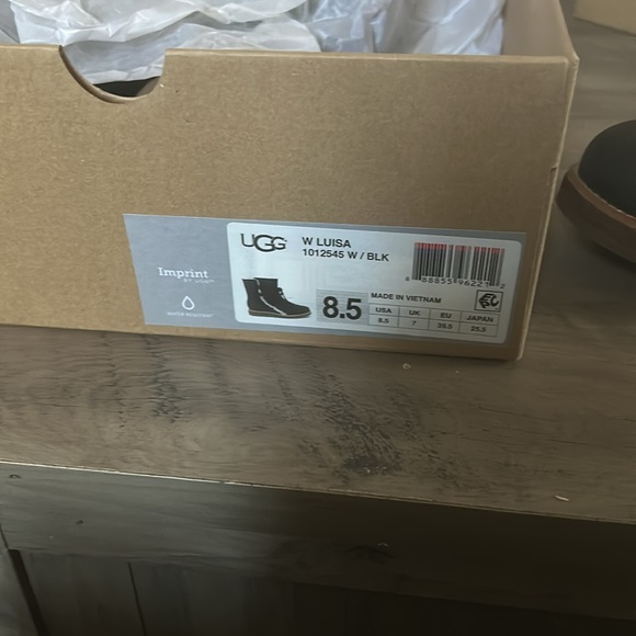 Ugg W Louisa Black boots - Picture 2 of 3